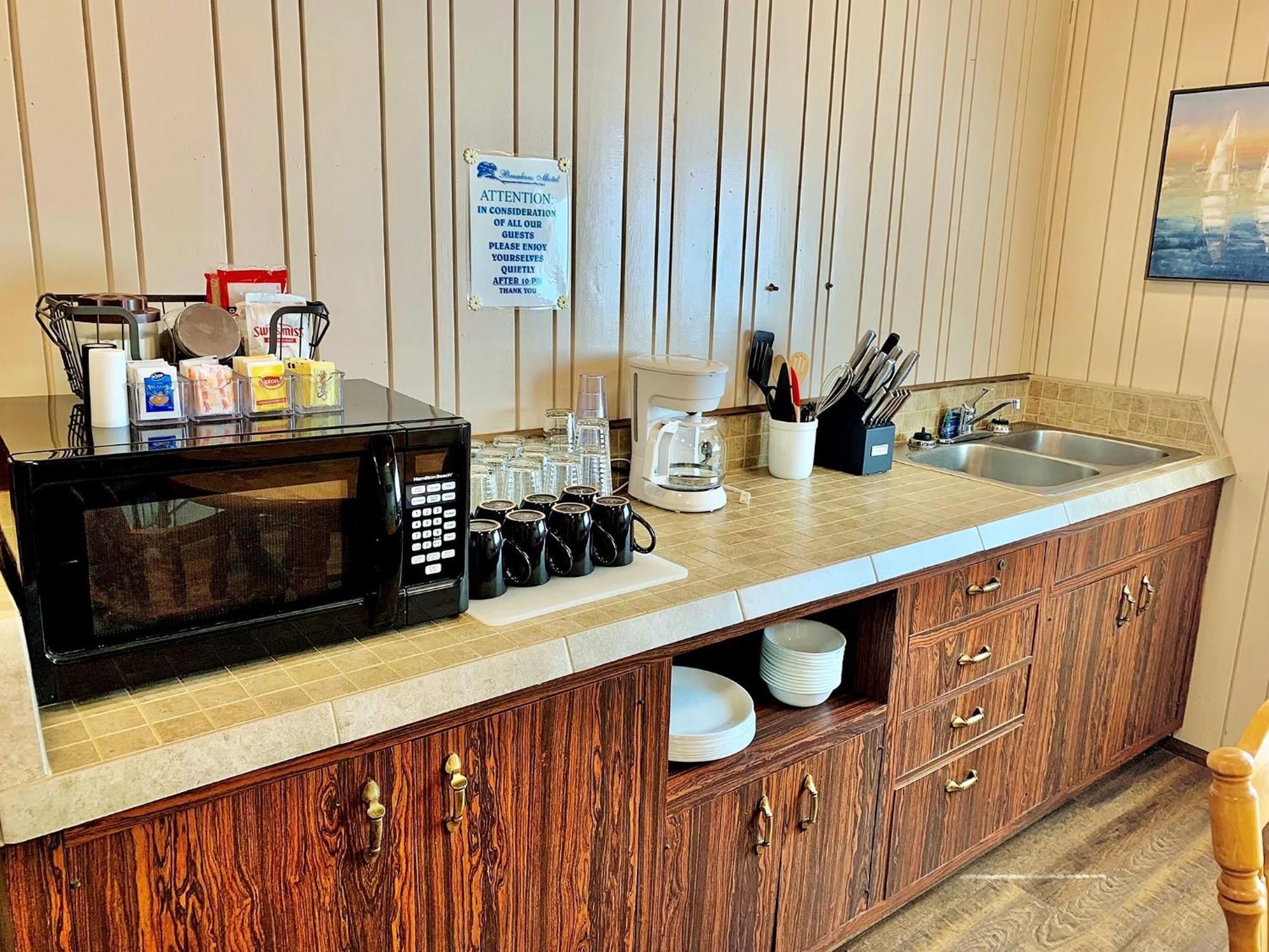 Breakers Boutique Inn เวสต์พอร์ต ภายนอก รูปภาพ