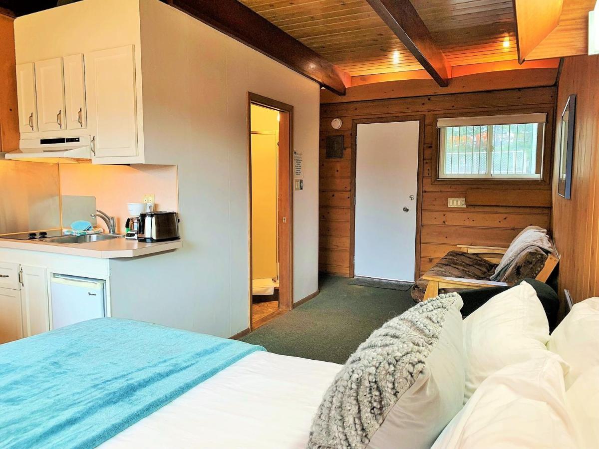 Breakers Boutique Inn เวสต์พอร์ต ภายนอก รูปภาพ
