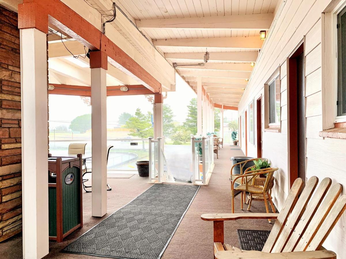 Breakers Boutique Inn เวสต์พอร์ต ภายนอก รูปภาพ