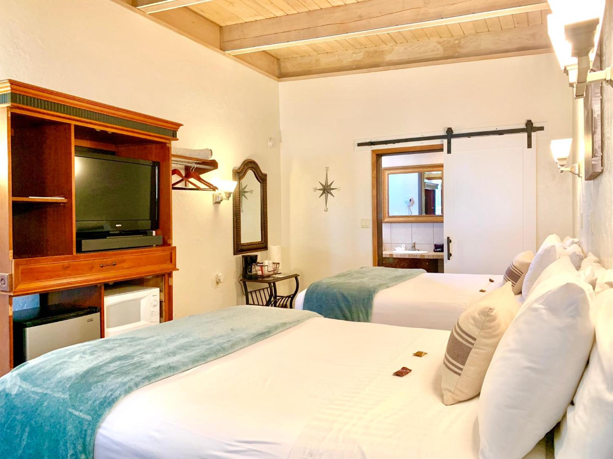 Breakers Boutique Inn เวสต์พอร์ต ภายนอก รูปภาพ