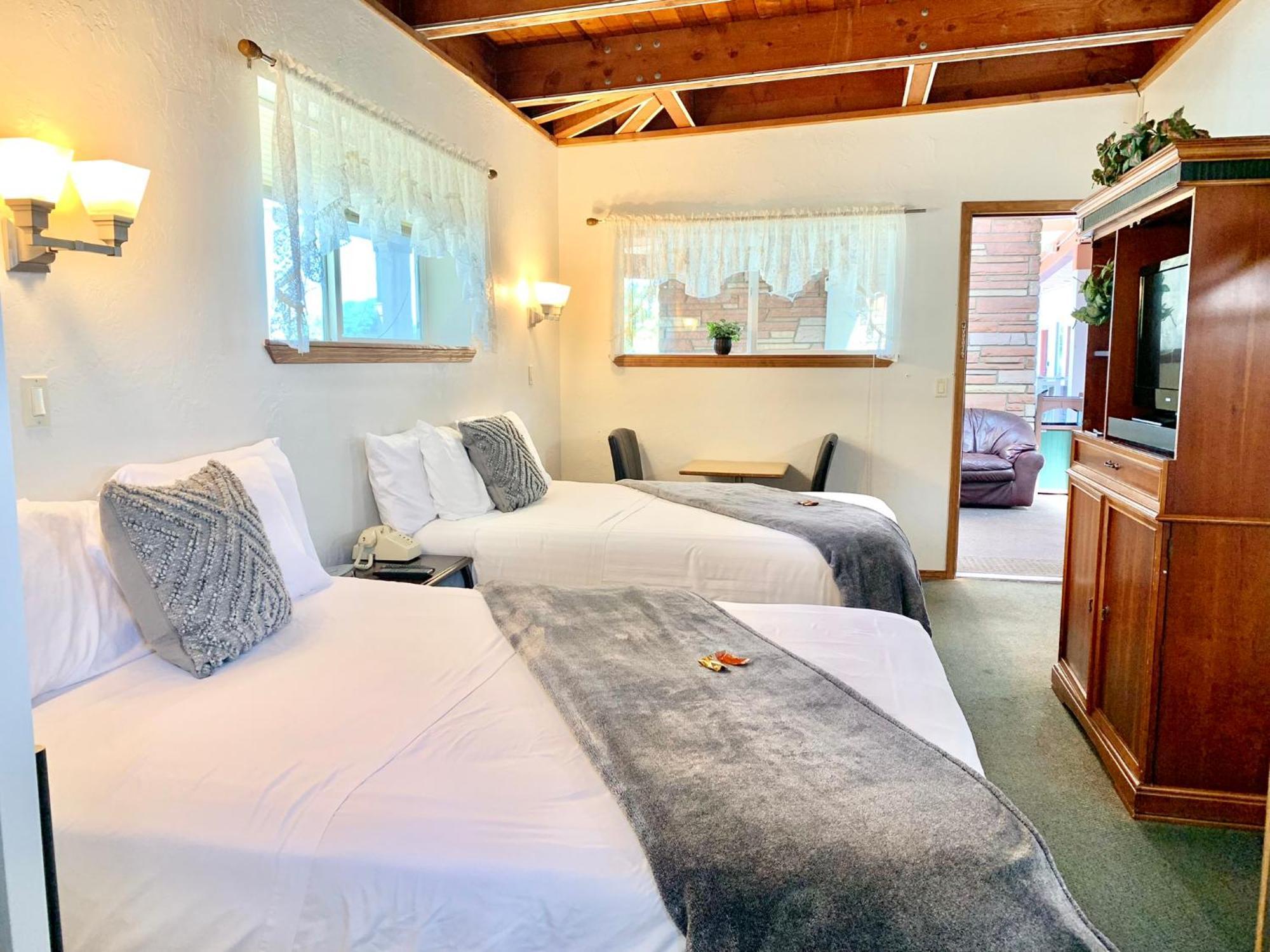 Breakers Boutique Inn เวสต์พอร์ต ภายนอก รูปภาพ
